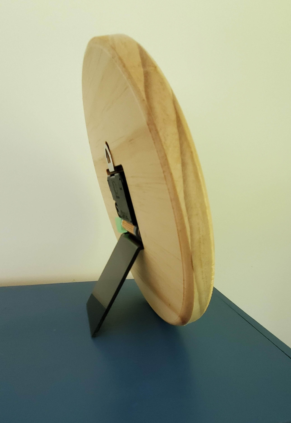 Wise-Tide-Clock-Stand